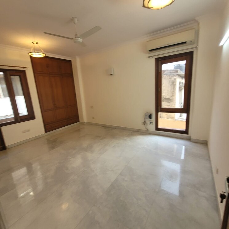 Room, south extension ii 3 Bedroom 4500 Sq.Ft. Independent House In South Extension ii Delhi 7689234