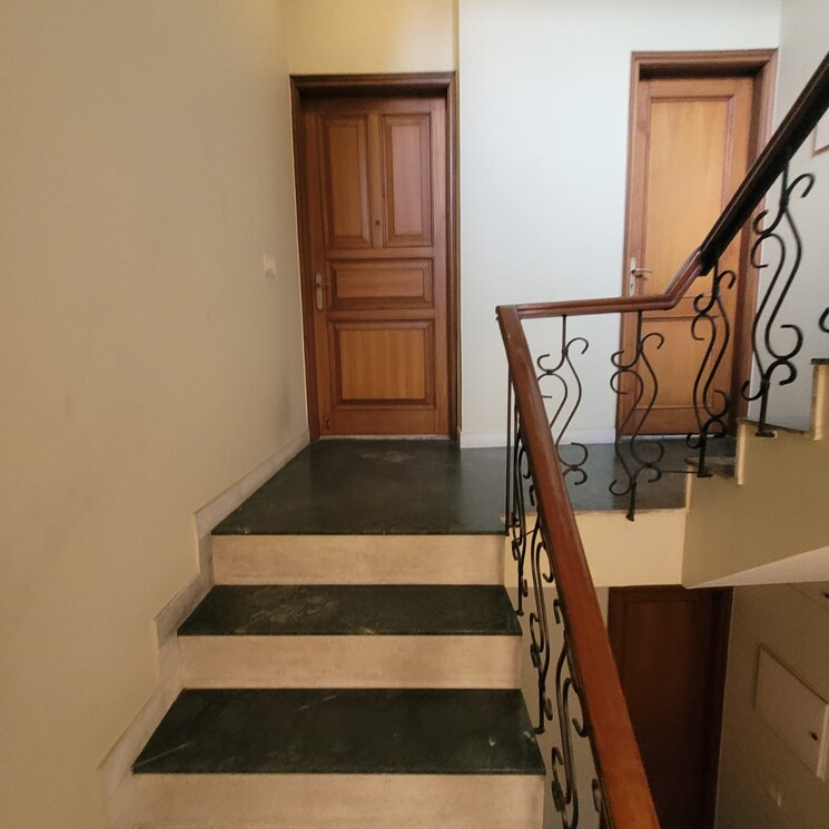 undefined, south extension ii 3 Bedroom 4500 Sq.Ft. Independent House In South Extension ii Delhi 7689234