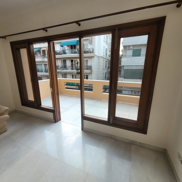 Room, south extension ii 3 Bedroom 4500 Sq.Ft. Independent House In South Extension ii Delhi 7689234