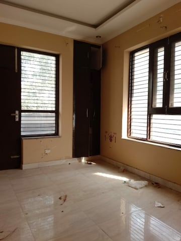 Room in 2 BHK Builder Floor at Sainik Colony – for Sale