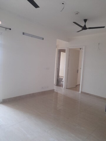 Room in 2 BHK Apartment at Amrapali Golf Homes, Sector 4, Greater Noida – for Sale