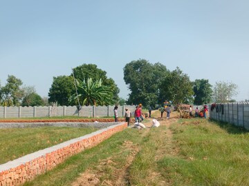  Plot – Garden View at Sector 27 Yamuna Expressway - for Sale