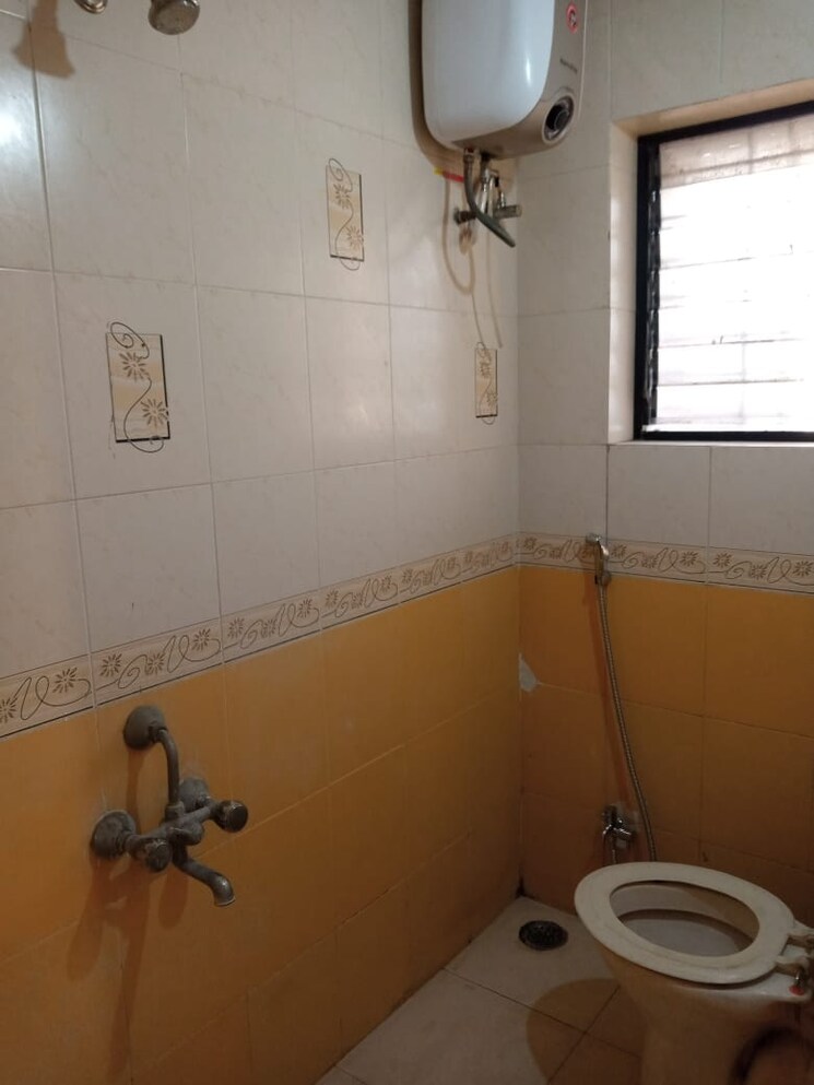 Bathroom, sai-mohit-park-apartments 2 Bedroom 946 Sq.Ft. Apartment In Chinchwad Pune 7690141