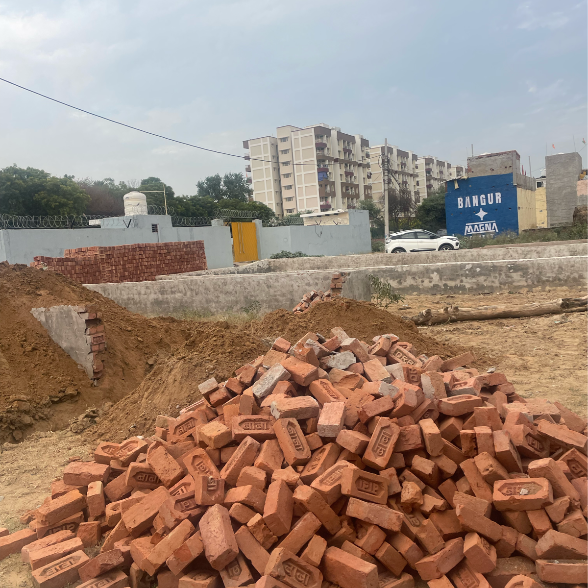 Resale 35 Sq.Yd. Plot in Maruti Kunj Gurgaon 7690137