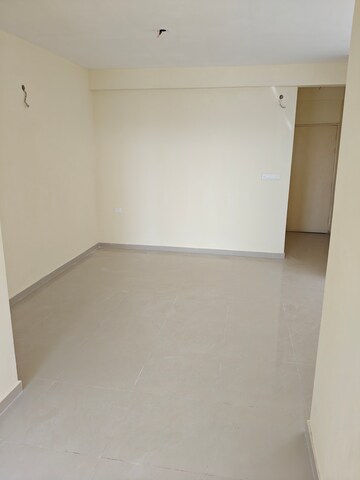 Room in 2 BHK Apartment at Pyramid Elite, Sector 86 – for Sale