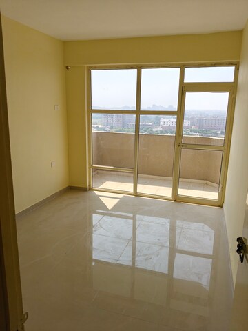 Room in 2 BHK Apartment at Pyramid Elite, Sector 86 – for Sale
