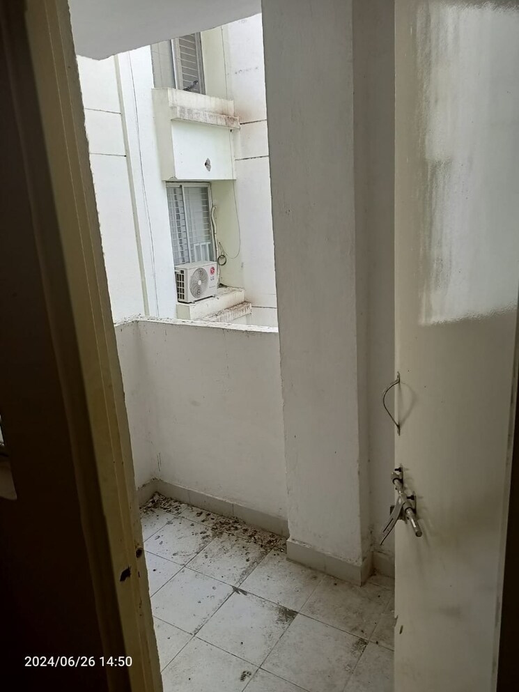Bathroom, shiva-whispering-woods 6 Bedroom 2700 Sq.Ft. Apartment In Salaiya Bhopal 7690348