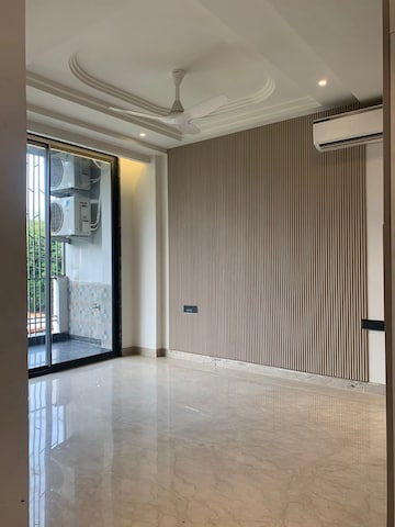 Room in 4 BHK Builder Floor at Sushant Lok 2, Sector 57 – for Sale