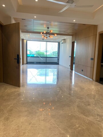 Room in 4 BHK Builder Floor at Sushant Lok 2, Sector 57 – for Sale
