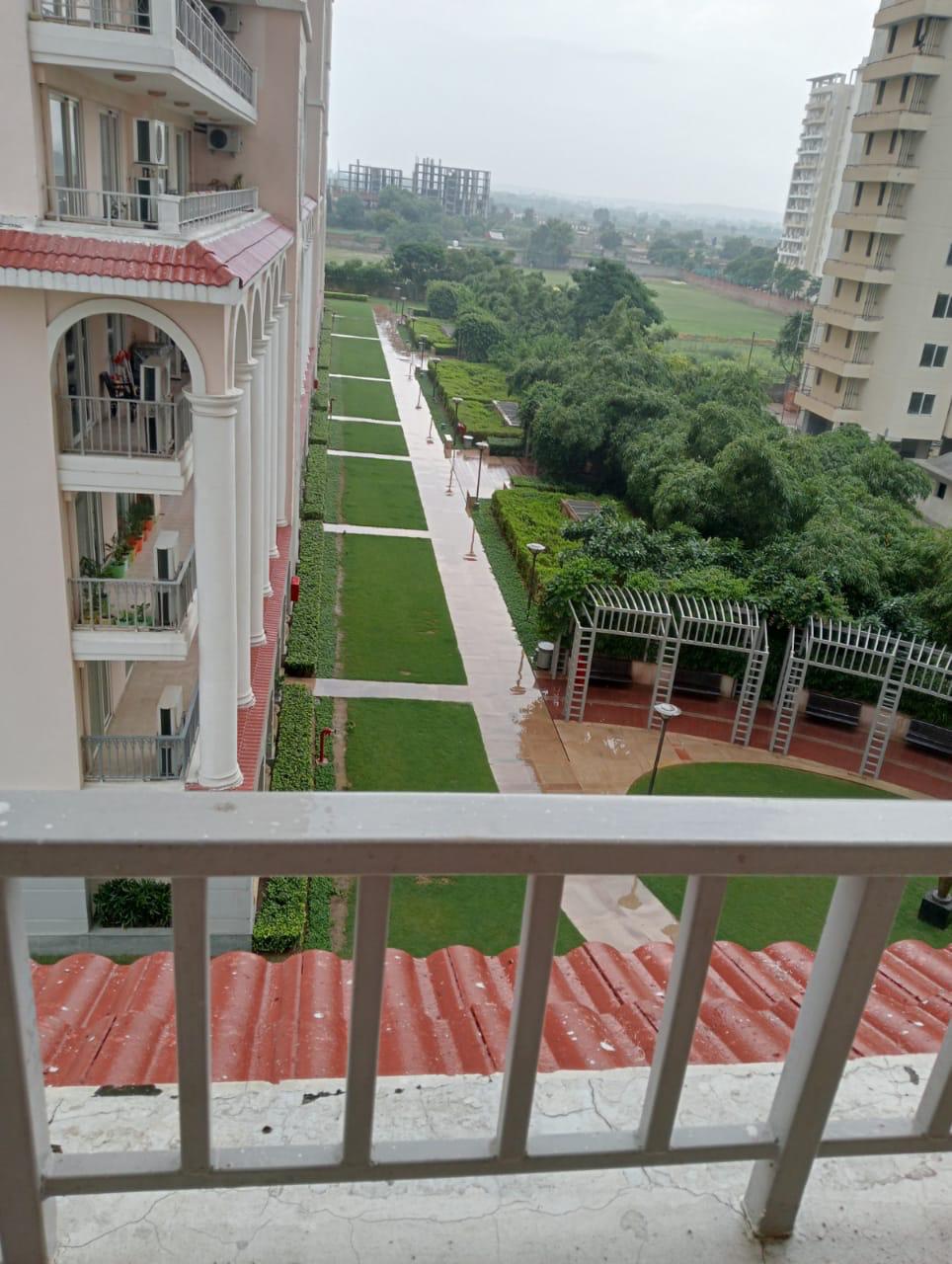 3 BHK + Pooja Room Apartment For Sale in DLF The Skycourt