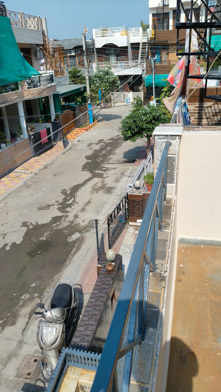 Balcony, ambala highway 3 Bedroom 104 Sq.Yd. Villa In Ambala Highway Zirakpur 7690556