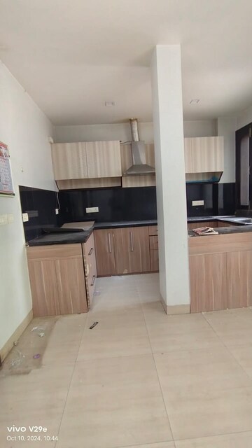 Kitchen in 3 BHK Builder Floor at SS Southend Floors, South City 2 – for Rent