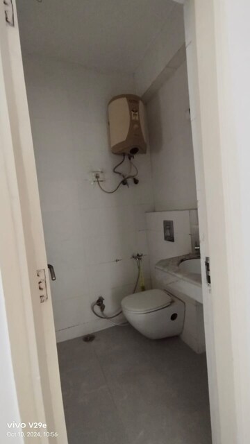 Bathroom in 3 BHK Builder Floor at SS Southend Floors, South City 2 – for Sale