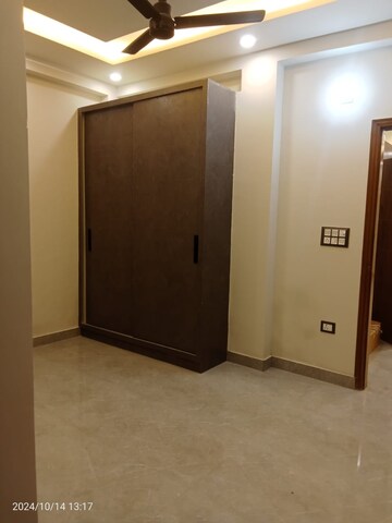 Room in 2 BHK Builder Floor at Palam Colony – for Sale