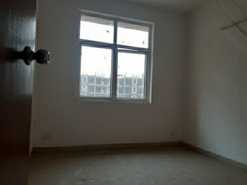 Room in 2 BHK Apartment at Mahagun Mywoods III, Sector 16c Greater Noida – for Sale