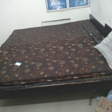 Room in 2 BHK Apartment at Arun Vihar Sector 37, Sector 37 – for Sale