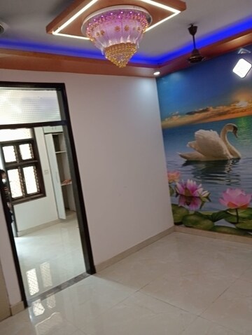 Furnished Amenities in 3 BHK Builder Floor at Mahavir Enclave – for Sale