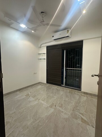 Room in 3 BHK Apartment at Mahindra Vivante, Andheri East – for Sale