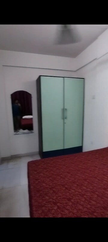 Room in 1 BHK Apartment at Bandra West – for Rent