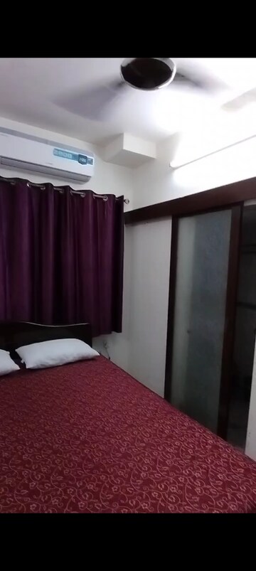 Bedroom in 1 BHK Apartment at Bandra West – for Rent