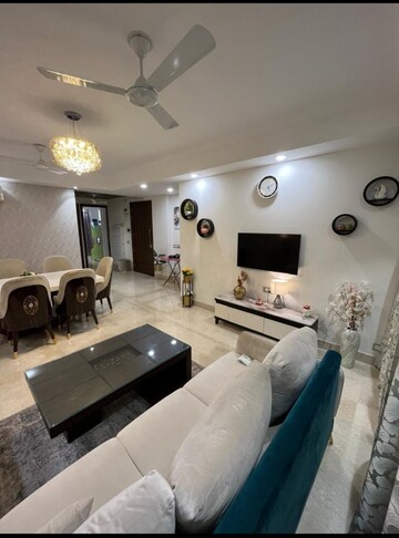 Master Bedroom in 3 BHK Builder Floor at New Rajinder Nagar – for Sale