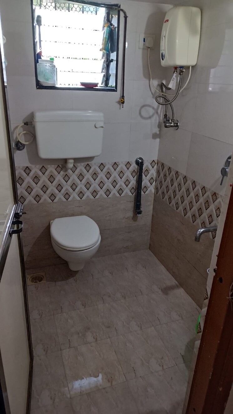 Bathroom, swanand-chs-naupada 1 Bedroom 650 Sq.Ft. Apartment In Naupada Thane 7692202