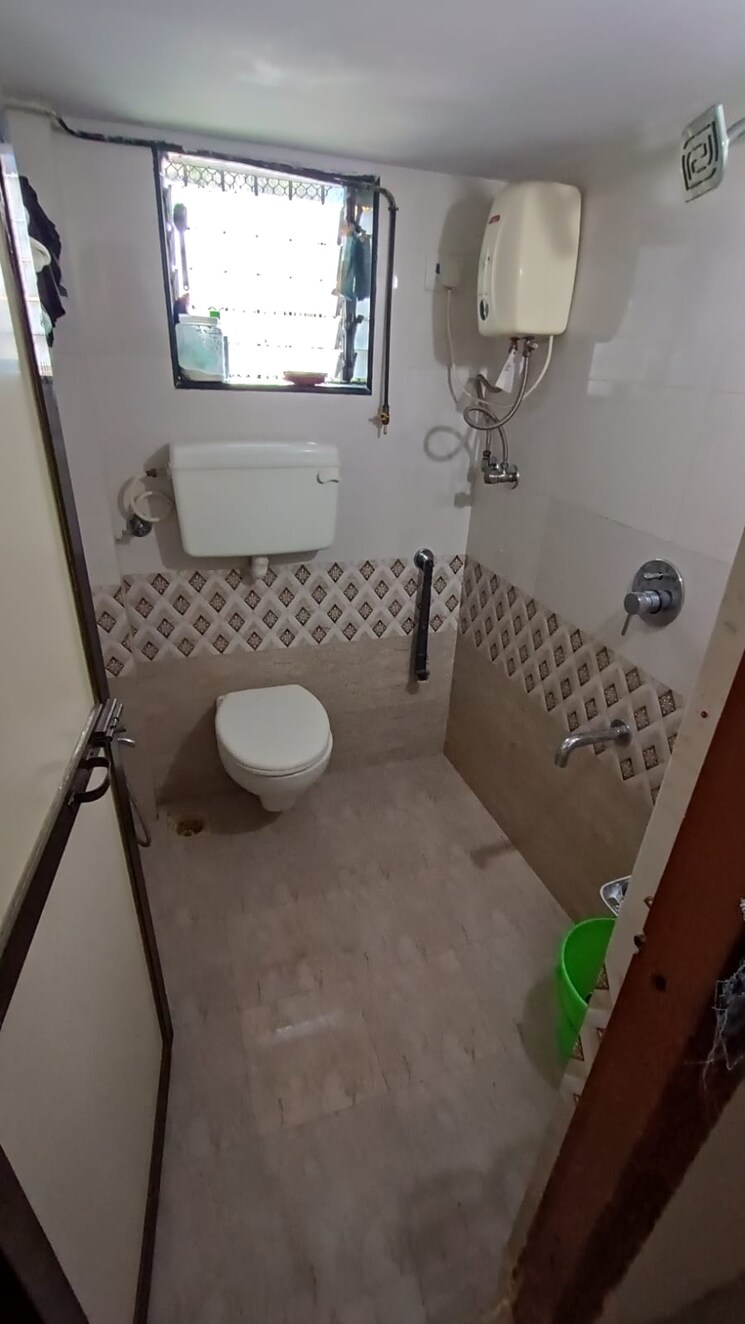 Bathroom, swanand-chs-naupada 1 Bedroom 650 Sq.Ft. Apartment In Naupada Thane 7692202