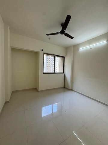 Room in 2.5 BHK Apartment at Lodha Splendora, Ghodbunder Road – for Sale