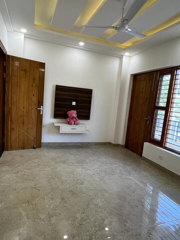 Bedroom in 3 BHK Builder Floor at Bptp Park 81, Sector 81 – for Sale
