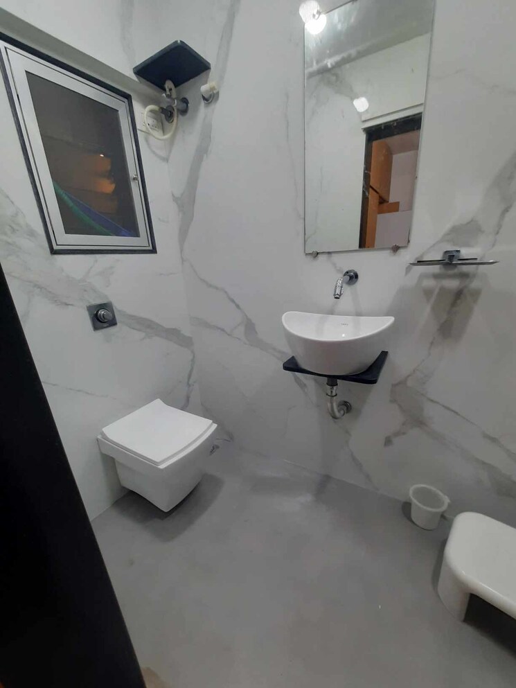 Bathroom, saaga-nav-vishwadham-chs-ltd 1 Bedroom 600 Sq.Ft. Apartment In Santacruz East Mumbai 7692590