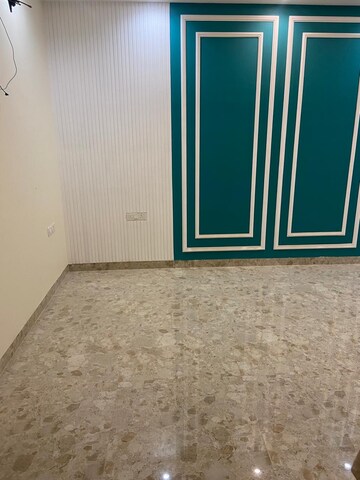 Room in 3 BHK Builder Floor at SS Mayfield Gardens, Sector 51 – for Sale