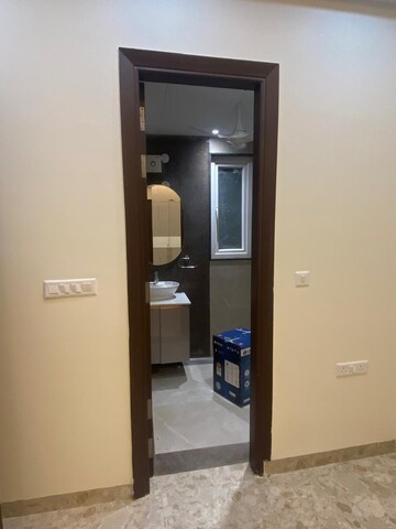 Room in 3 BHK Builder Floor at SS Mayfield Gardens, Sector 51 – for Sale