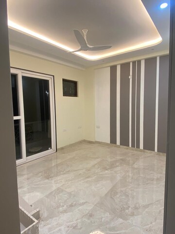 Room in 3 BHK Builder Floor at SS Mayfield Gardens, Sector 51 – for Sale