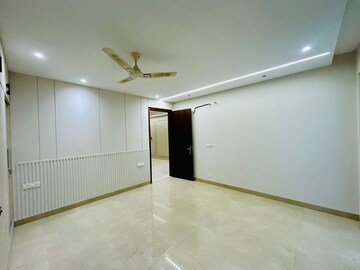 Room in 4 BHK Builder Floor at Kohli One Malibu Town, Sector 47 – for Sale