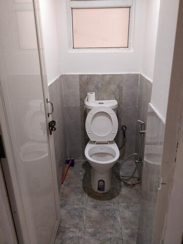 Bathroom in 3 BHK Builder Floor at SS Southend Floors, South City 2 – for Sale