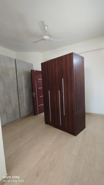 Room in 3 BHK Builder Floor at SS Southend Floors, South City 2 – for Sale