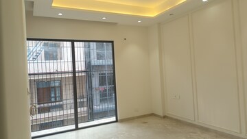 Room in 3 BHK Builder Floor at East Patel Nagar – for Sale