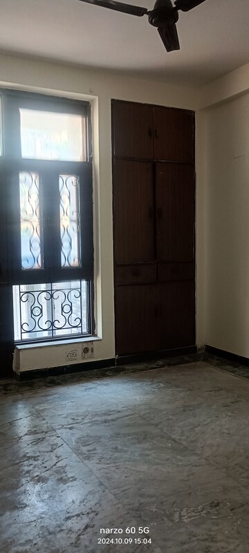 Room in 5 BHK Villa at Sector 41 – for Sale