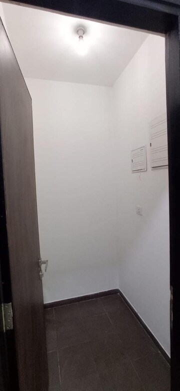 Room in 2 BHK Apartment at Lodha Splendora, Ghodbunder Road – for Sale