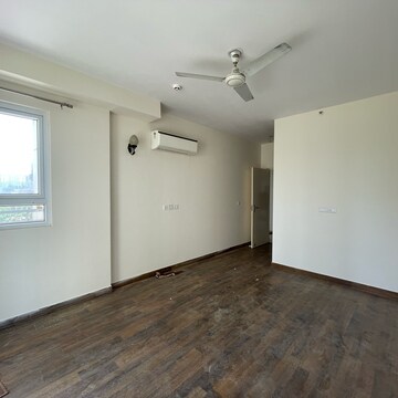 Room in 3 BHK Apartment at Conscient Heritage Max, Sector 102 – for Sale