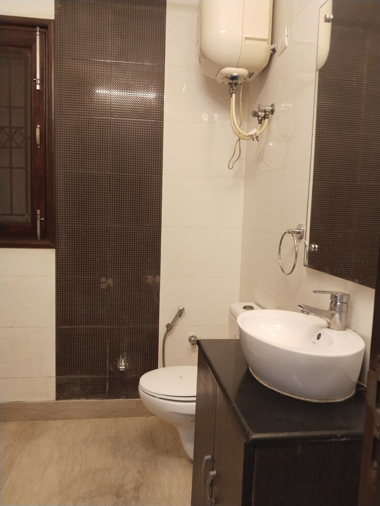 Attached Bathroom, malviya nagar 3 Bedroom 1800 Sq.Ft. Builder Floor In Malviya Nagar Delhi 7693334