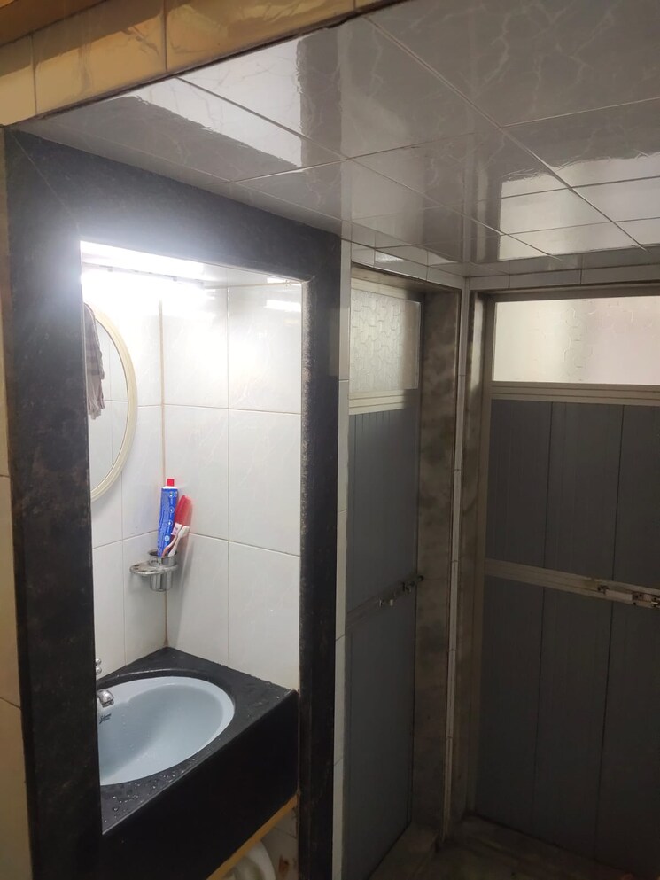 Bathroom, mansi-apartment-kurla 1 Bedroom 504 Sq.Ft. Apartment In Kurla West Mumbai 7693359