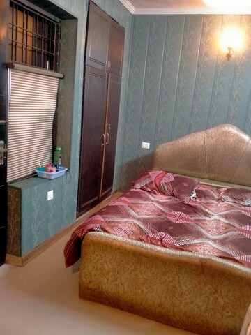 Bedroom in 3.5 BHK Builder Floor at Sainik Colony – for Sale