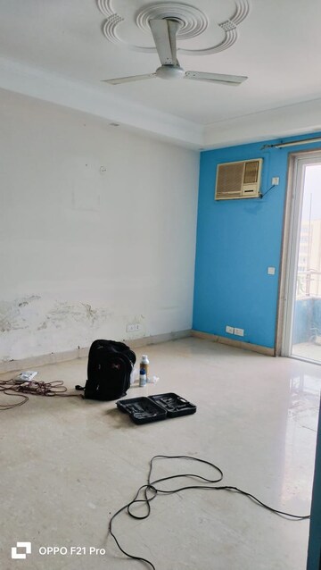 Room in 3 BHK Builder Floor at SS Mayfield Gardens, Sector 51 – for Sale