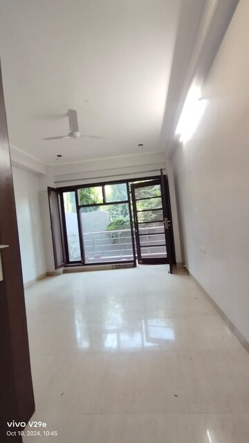 Building Lobby in 3 BHK Builder Floor at Uppal Southend, Sector 49 – for Sale