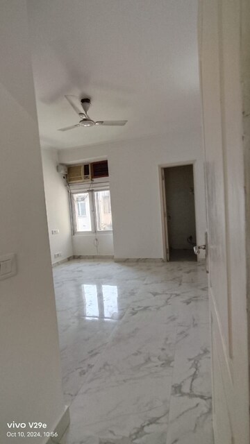Room in 3 BHK Builder Floor at Uppal Southend, Sector 49 – for Sale