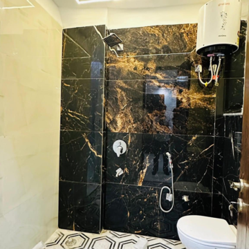Team Area in 3 BHK Builder Floor at Chattarpur – for Sale