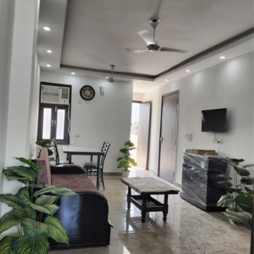 Team Area in 3 BHK Builder Floor at Chattarpur – for Sale