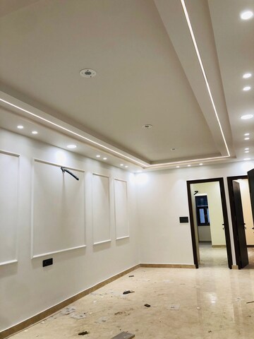Room in 3 BHK Builder Floor at Ashok Vihar – for Sale