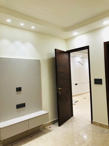 Room in 3 BHK Builder Floor at Ashok Vihar – for Sale